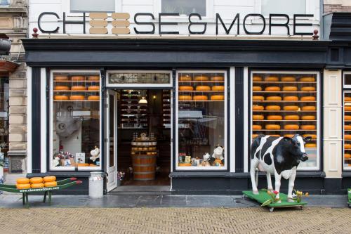 Sklep z serem "Cheese and moor" w Delft (rynek), Holandia